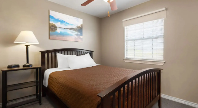Eagle's Den Suites Cotulla a Travelodge by Wyndham