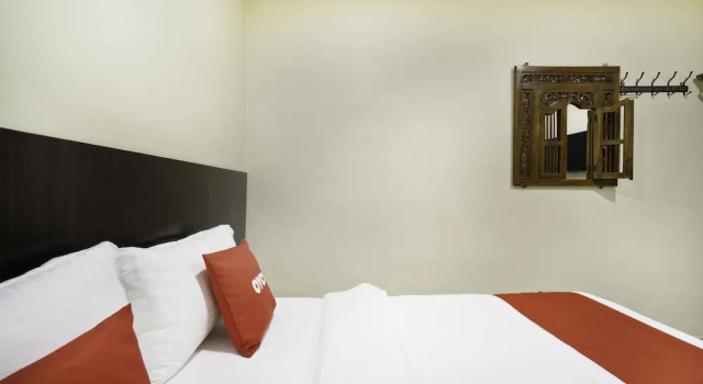 Номер Standard OYO 89960 Manjung Inn Hotel