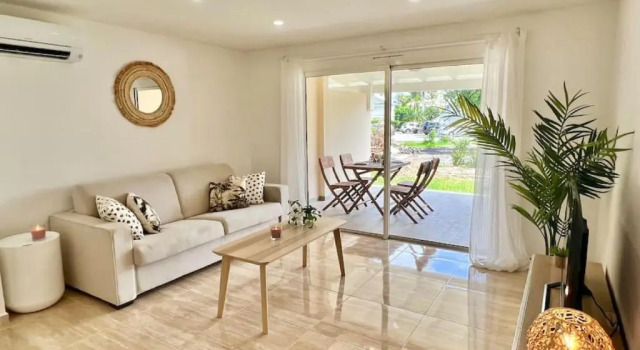 Maracuja 9, Orient Bay village, walkable beach at 100m