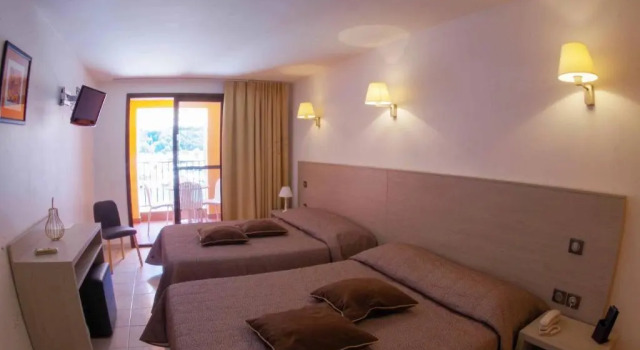 Четырёхместный номер Standard с видом на море Hôtel Le Romantique