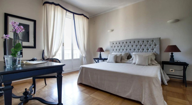 Kometa Suites & Apartments
