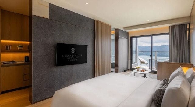 Двухместный номер Deluxe с балконом и с видом на озеро Grand Hilai Sun Moon Lake