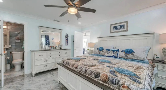 Steps to Madeira Beach! Modern Family Getaway, Book Feriehus Villaer i Florida, Villa
