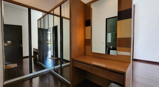 Семейная вилла с 3 комнатами WE by Sirin Pool Villa Huahin