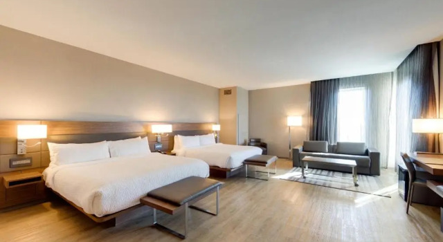 Люкс AC Hotel by Marriott Cincinnati at Liberty Center