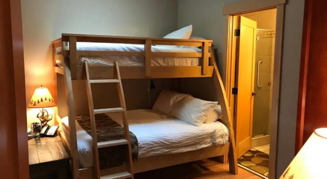 Standardowy czteroosobowy pokój Twisp River Suites
