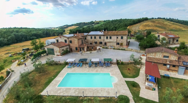 Lovely Farmhouse in Asciano With Swimming Pool
