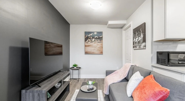 1BR - Boutique Apt With Netflix - Prime Location, Varaa Boutique-hotelli Hamilton 
