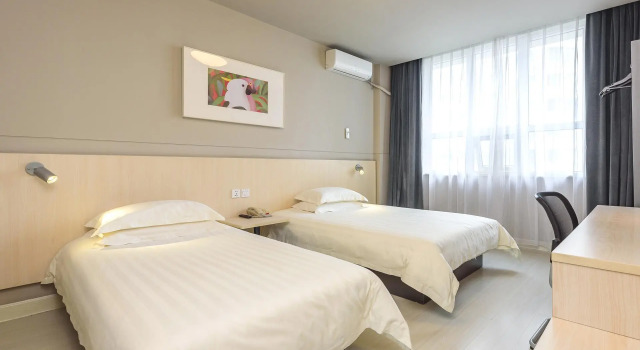 Двухместный номер Standard Jinjiang Inn Liuzhou Bubugao Square North Station
