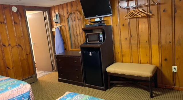 Четырёхместный номер Standard Budget Inn