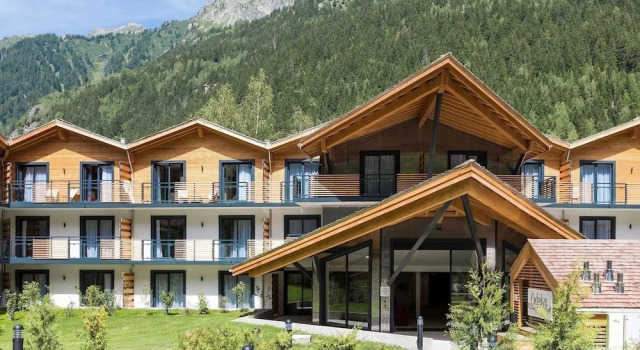 Alpine Escape w/ Pool & Views