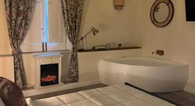 Номер Deluxe Borgo Marinaro Suite