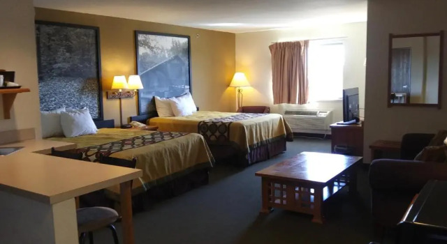 Люкс Super 8 by Wyndham Columbia East