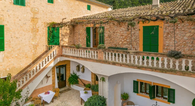 Historical house Mallorca pool wifi aircon/heat, Rezerwuj Hotel Hotele w Majorka z parkingiem, Parking