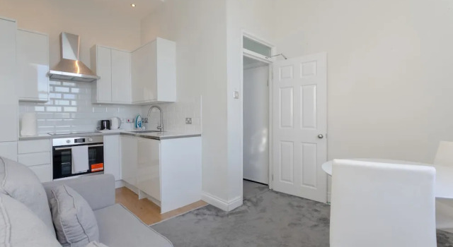 Modern 2 Bedroom Apartment Near Queens Park, Varaa Huoneisto Asunnot kohteessa Merseyside, Huoneisto