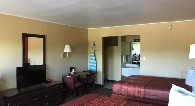 Четырёхместный номер Standard Palace Motel DEQUEEN