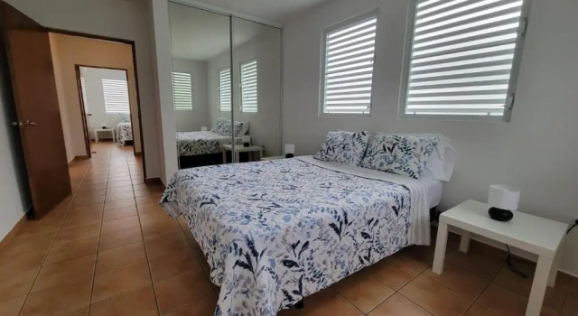 2 bdr apt - 4 min walk to Sandy Beach, Забронировать Апартаменты/квартира Отели Ринкон с парковкой, рядом с Domes, Парковка