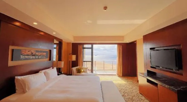 Люкс с балконом и с видом на море Gold Time Hotel