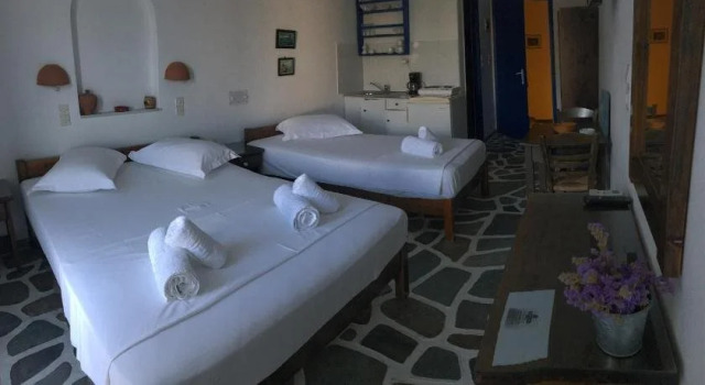 Nostos Studios, Prenota Hotel Hotel a Paro con parcheggio, Parcheggio