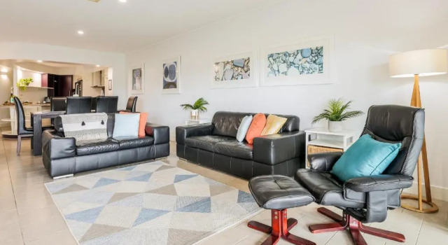 Azure Vista - 3 Bedroom Unit - Ocean Views, Prenota Hotel Hotel a Queensland con parcheggio, Parcheggio