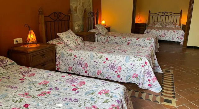 Casa Cundaro, Book Guesthouse Girona Gironès, near Arab Baths Girona
