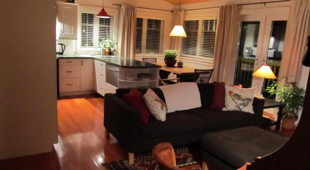 Stillwater Beach House Bed & Breakfast, Buchen Sie Hotel Garden Bay Pender Harbour