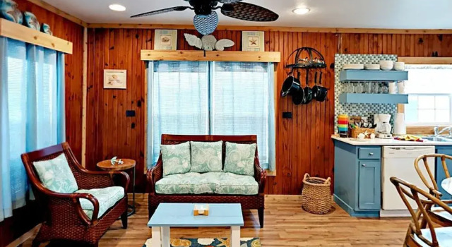 Sunrise Cabana by RedAwning