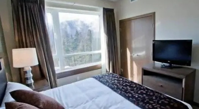 Люкс Sutton Place Hotel Revelstoke Mountain Resort