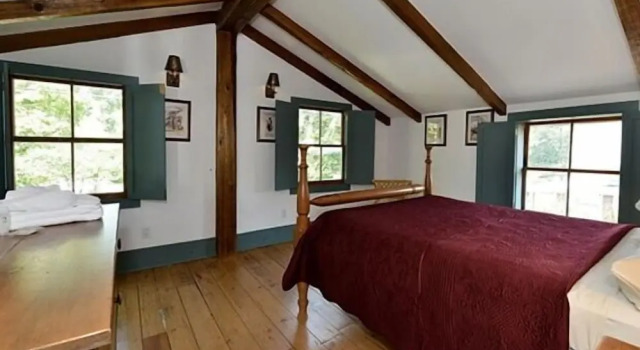 Коттедж с 2 комнатами с балконом The Swayze Cottage
