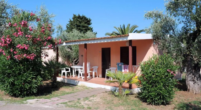 Бунгало c 1 комнатой Villaggio Turistico Camping Parco Degli Ulivi
