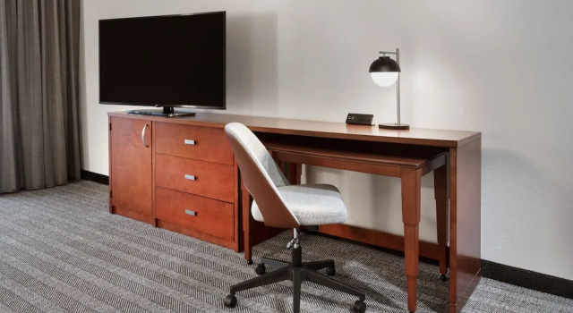Двухместный номер Executive с балконом и с видом на внутренний двор Courtyard by Marriott Memphis Airport