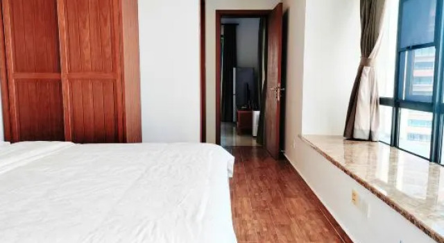 Люкс Comfort с 3 комнатами с балконом и с видом на море Lucky House Lucky Seaview Homestay (Longlou Qishuiwan Branch)