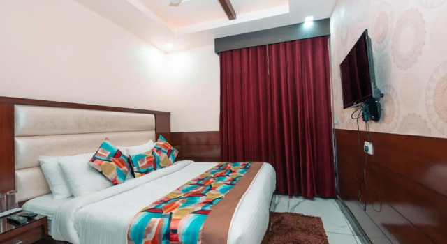 Номер Premium The Fern Residency Katra