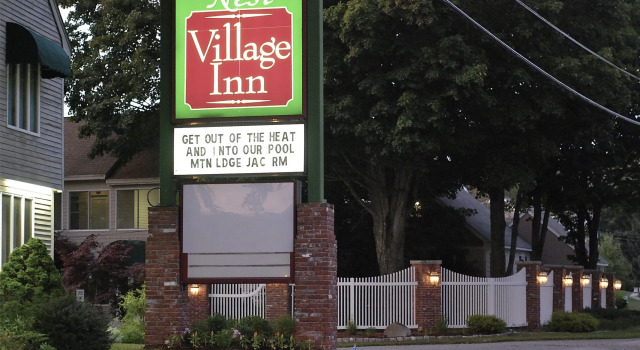 Wrens Nest Village Inn, Buchen Sie Hotel  