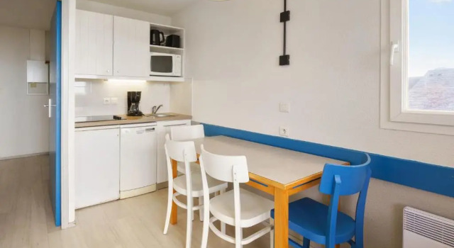 Студия с балконом и с видом на море Résidence Pierre & Vacances la Corniche de la Plage