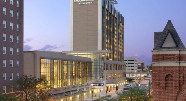 Номер Standard DoubleTree by Hilton Hotel Cedar Rapids Convention Complex