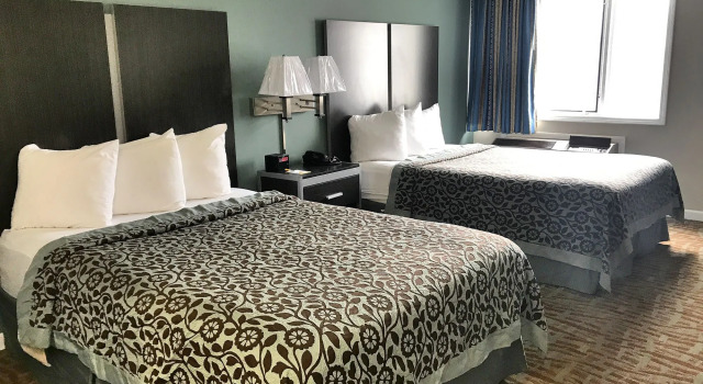 Days Inn Council Bluffs/9th Avenue, Rezerwuj Hotel Hotele w Omaha z parkingiem, Parking