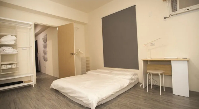 Simple Room, Забронировать Отель East District Тайнань, рядом с Национальный университет Чэн-Кун