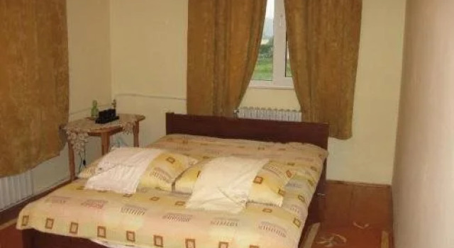 Lary Hostel, Rezerwuj Hostel Hostele w Scheia, Hostel