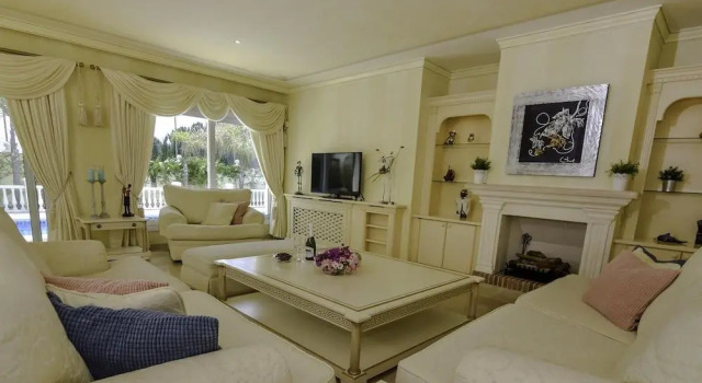 Exquisite Villa 50m To Beach