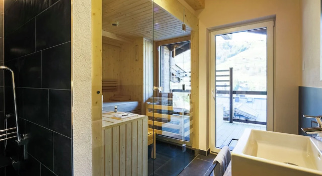 Lush Apartment in Kaprun with Sauna, Hot Tub & Views, Забронировать Апартаменты/квартира Отели Капрун с завтраком, рядом с Электростанция Тауэрн, Завтраки