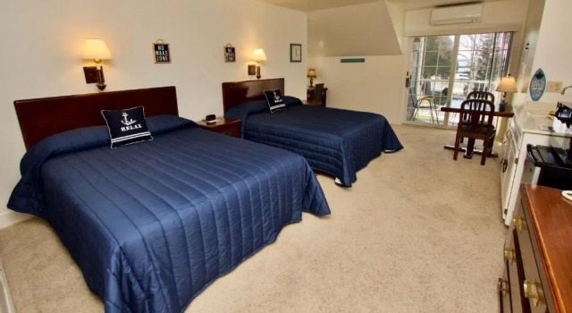 Двухместный номер Standard с видом на озеро Baileys Harbor Yacht Club Resort