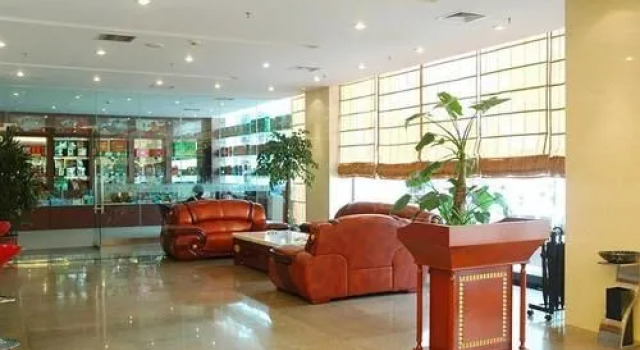 Donghai Hotel, Rezerwuj Hotel Hotele w Luoyang z parkingiem, Parking