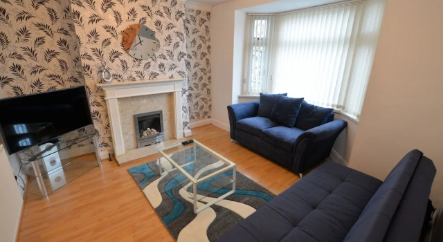 Boutique Hoiday Home In Coventry With Garden