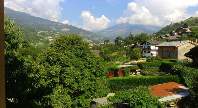 Aosta, Mansarda con SPLENDIDA VISTA sulle montagne