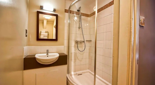 Номер Economy Brownsover Hall Hotel
