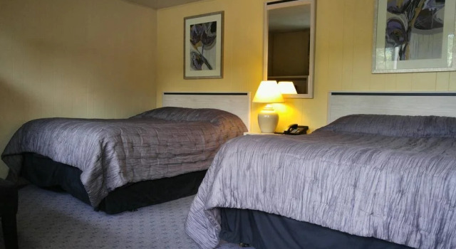 Macaluso's At The Lantern Lodge, Book Hotel Jim Thorpe Carbon County