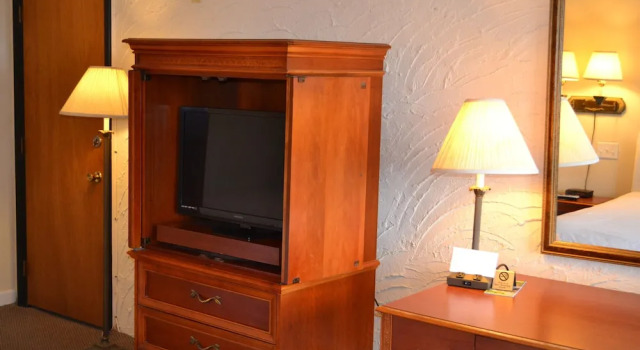 Четырёхместный номер Standard Henniker Motel