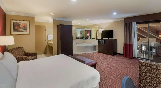 Четырёхместный номер Standard Best Western Sycamore Inn