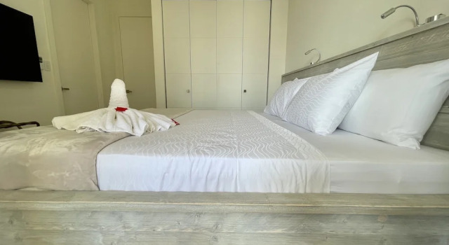 Апартаменты Deluxe с балконом и с частичным видом на море The Cove - Condo Hotel - Palm Beach Strip